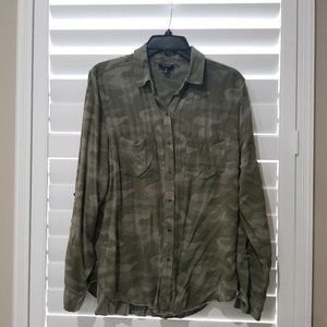 A.N.A. Camo Button-Down Shirt M